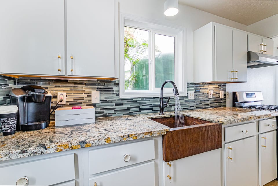 Chef's kitchen with everything you need to cook and serve meals!