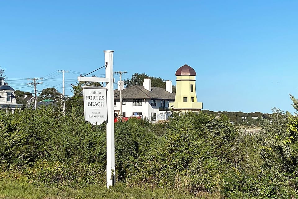 Ocean beach on Nantucket Sound