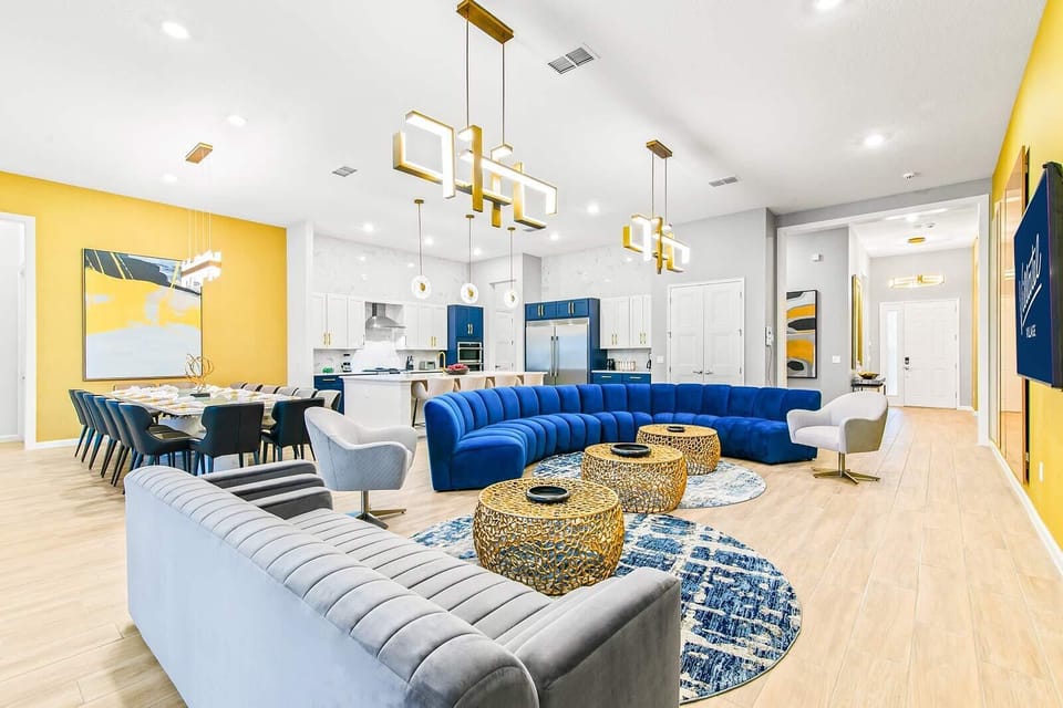 Living Room *Highlight*