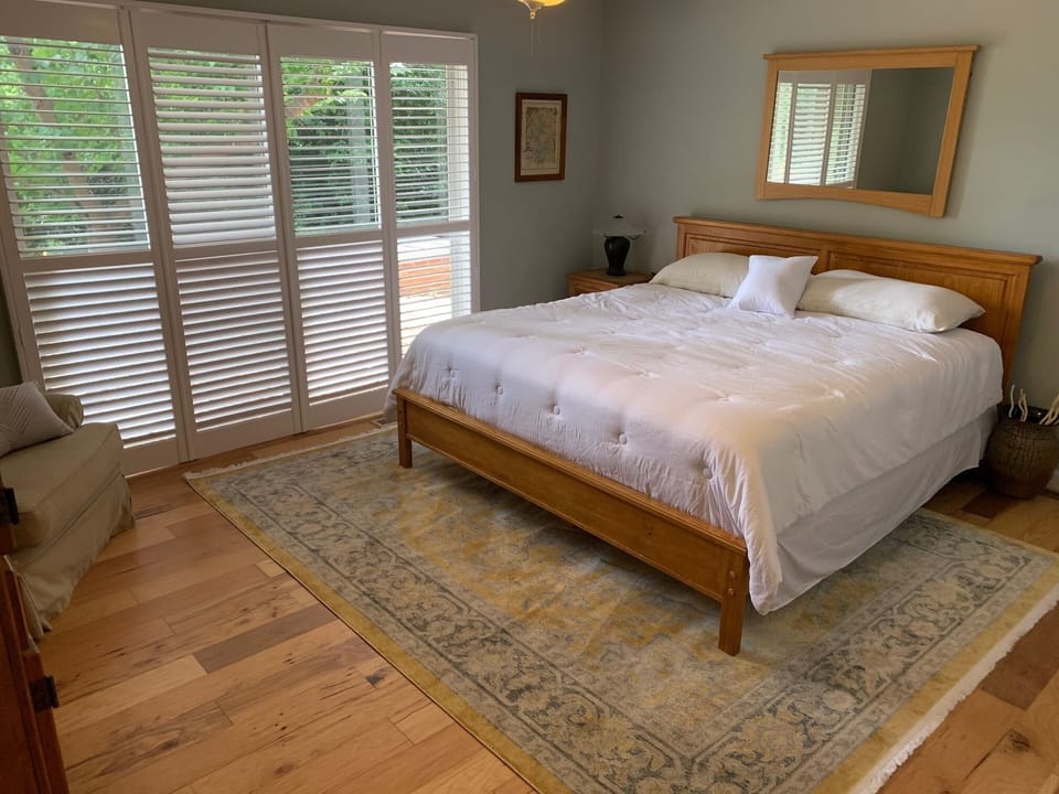 Master, water view bedroom with king 