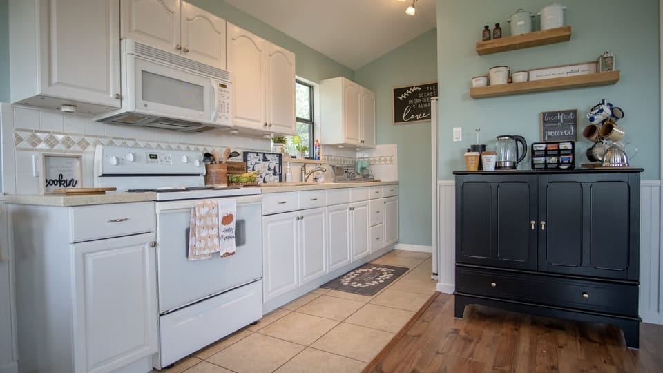 Full kitchen