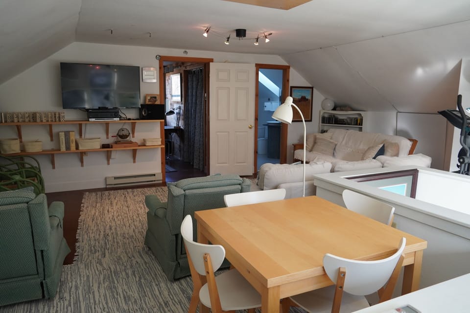 third floor family room