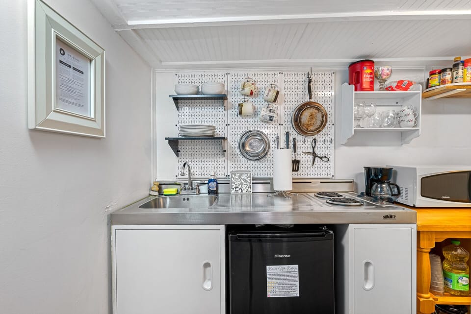 Fully equipped kitchenette.