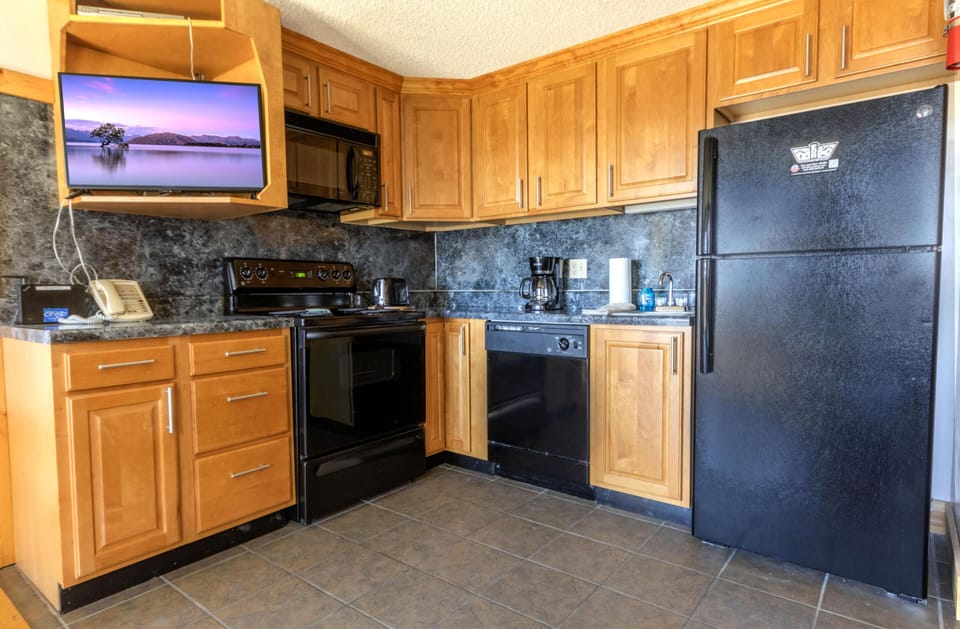 The kitchen is fully stocked with everything you need to prepare delicious and homemade meals!