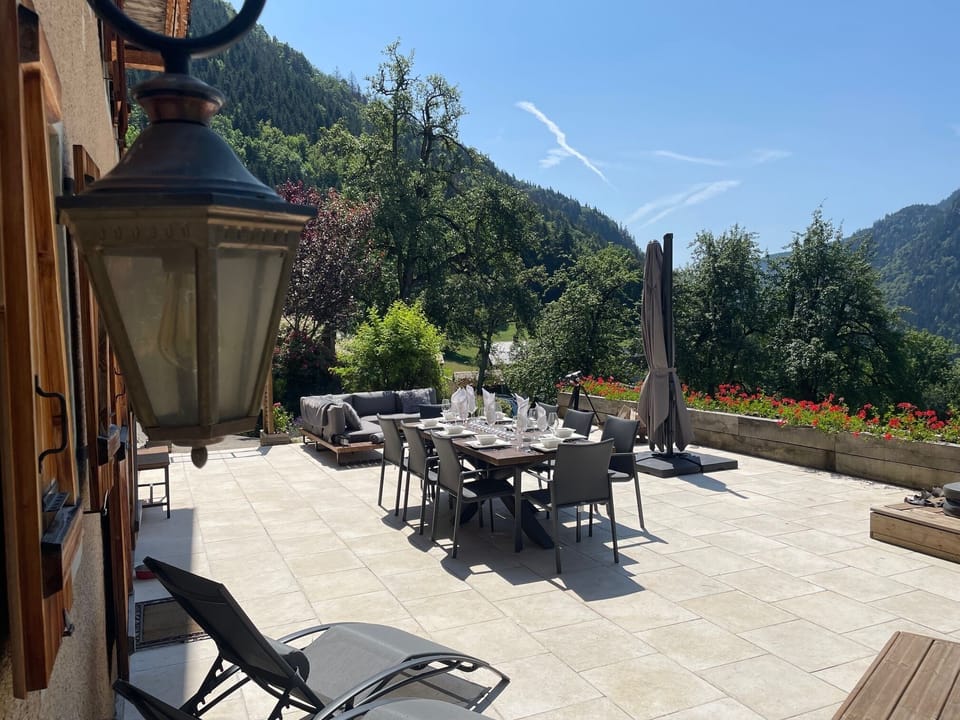 Outdoor dining