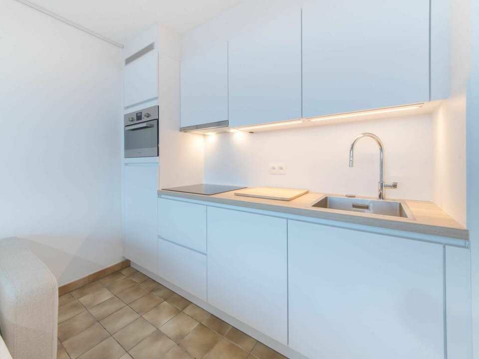 Tap, Cabinetry, Sink, Kitchen Sink, Countertop, Plumbing Fixture, Building, Wood, Kitchen, Interior Design