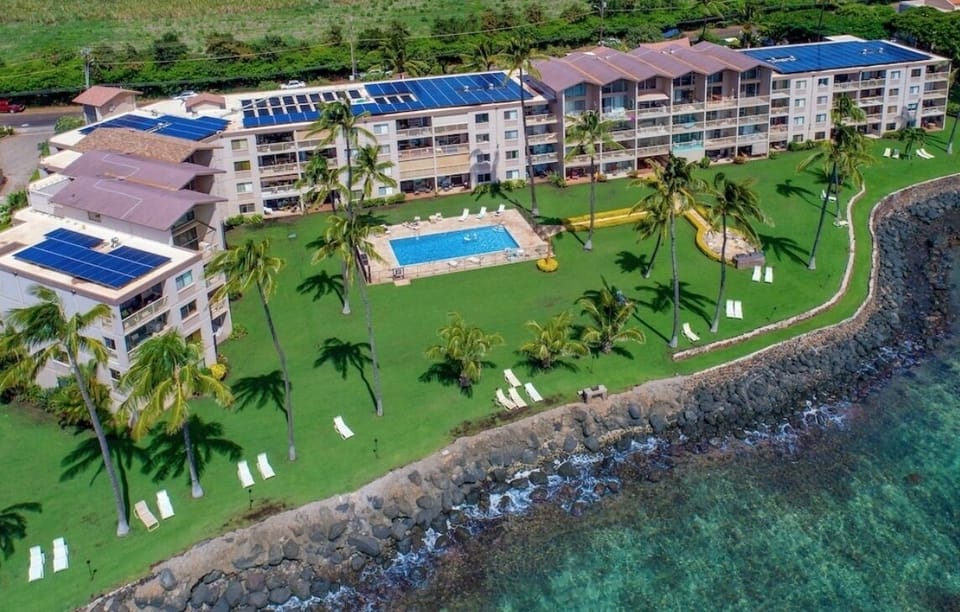 Arial view of our grounds. We are the middle section 3rd floor behind pool.