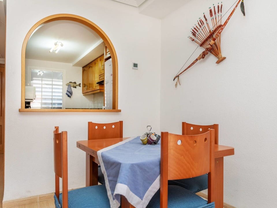 Furniture, Wall, Interior Design, Flooring, Wood, Floor, Ceiling, Apartment, Lighting, Room