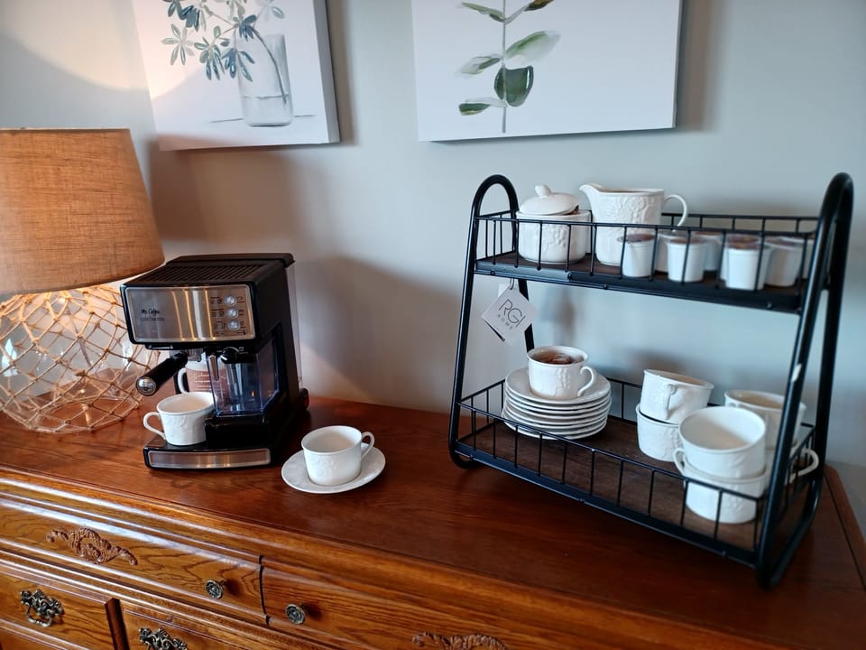 COFFEE BAR WITH Cafe Barista & Keurig 