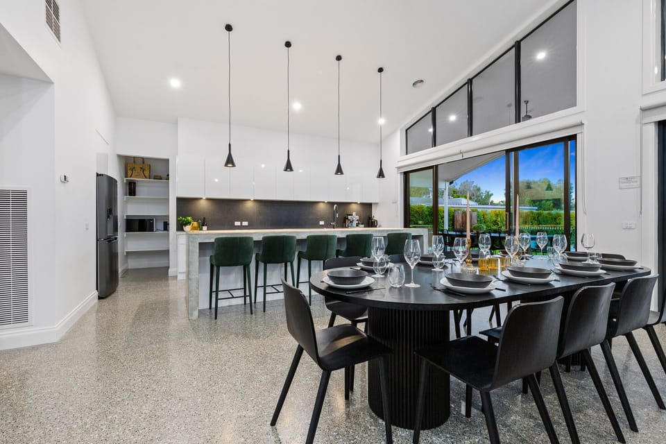 Dining/Kitchen