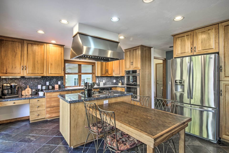 Fully Equipped Kitchen | Blender