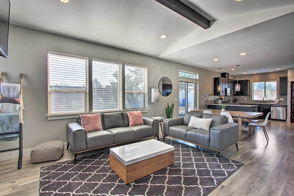 Living Room | Free WiFi