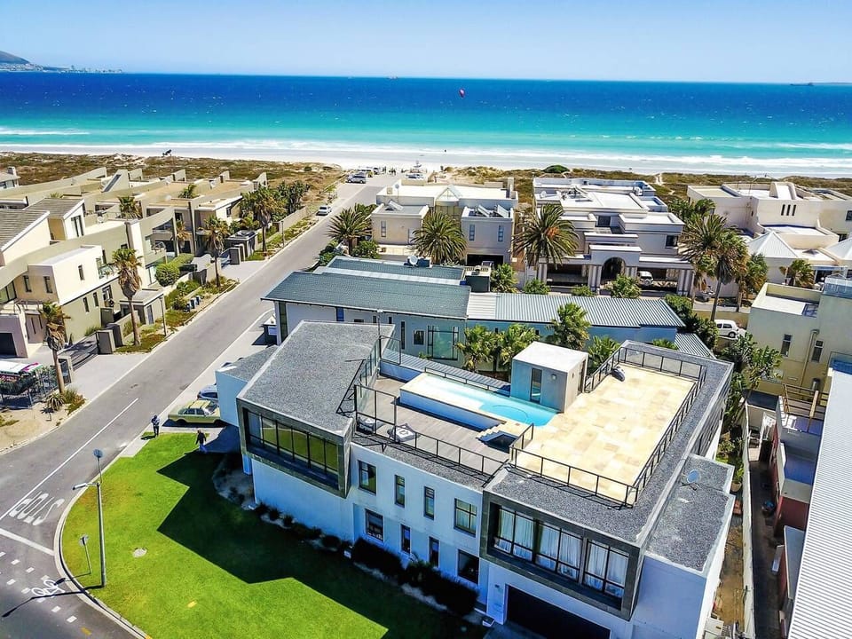 Sunset Beach Mansion only 100m to the beach