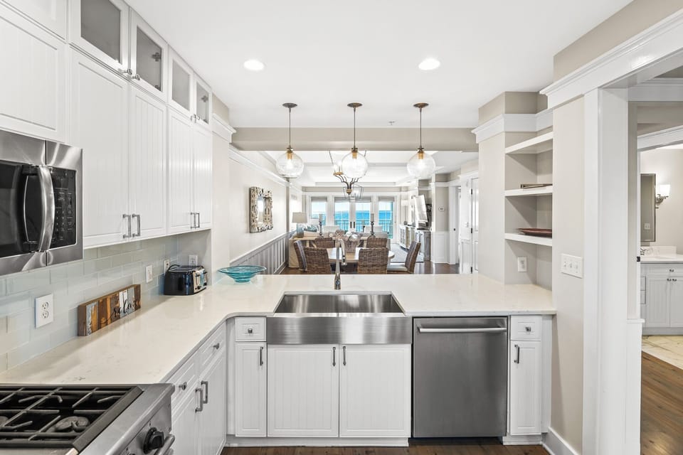 First Floor: Kitchen