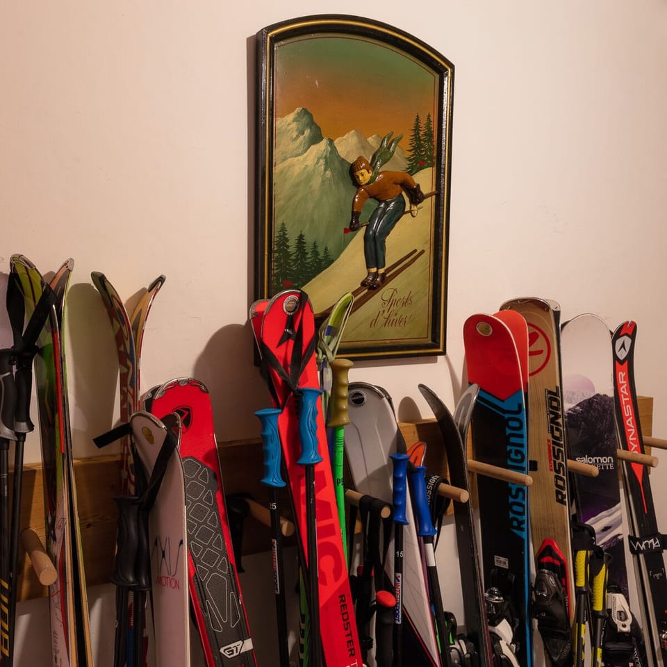 Lower floor - Boot room ski storage