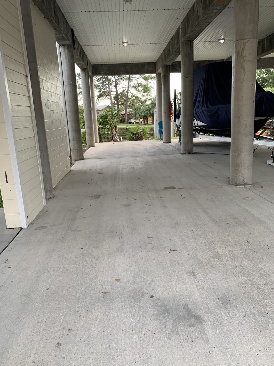 Parking area for condo unit. Space for 2 or 3 cars. Elevator available for use.