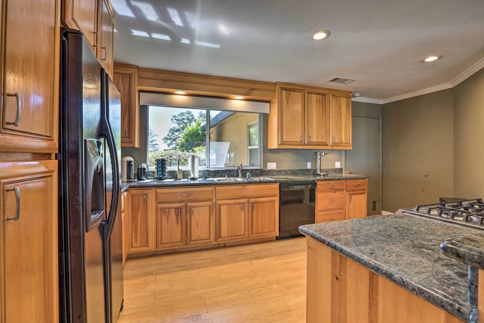 Kitchen | Keurig Coffee Maker | Toaster