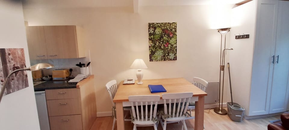 Leafy Corner Chalet.lounge
