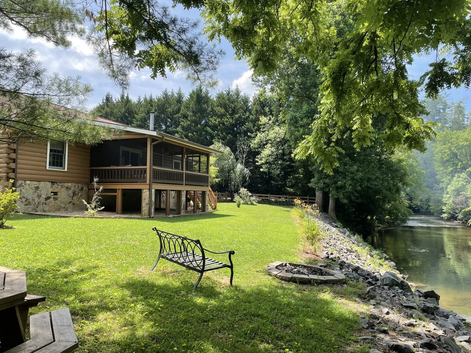 Serenety in the back yard along the Valley River