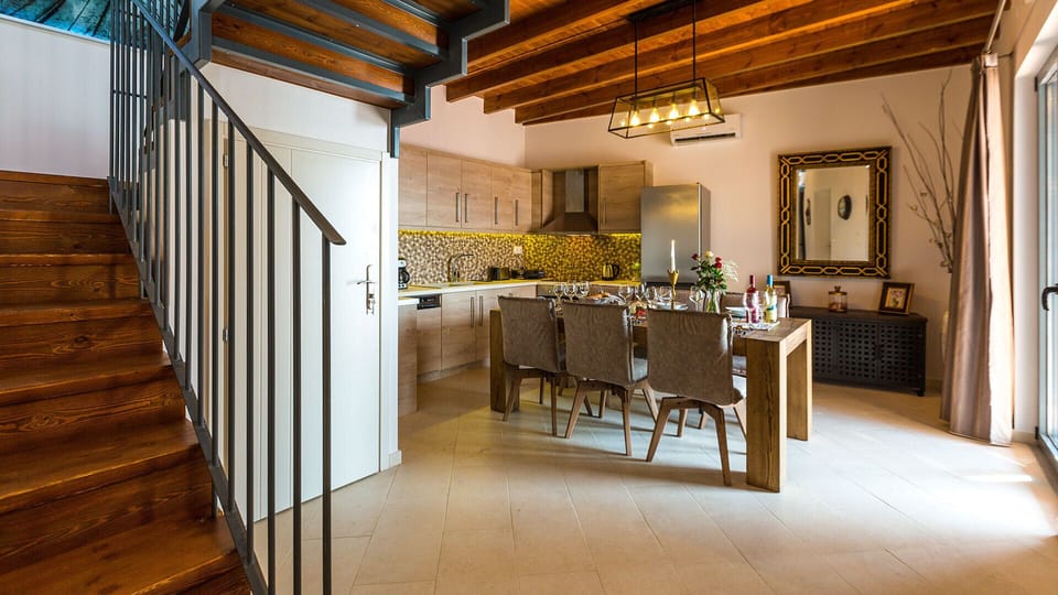 Dining and fully equipped kitchen area