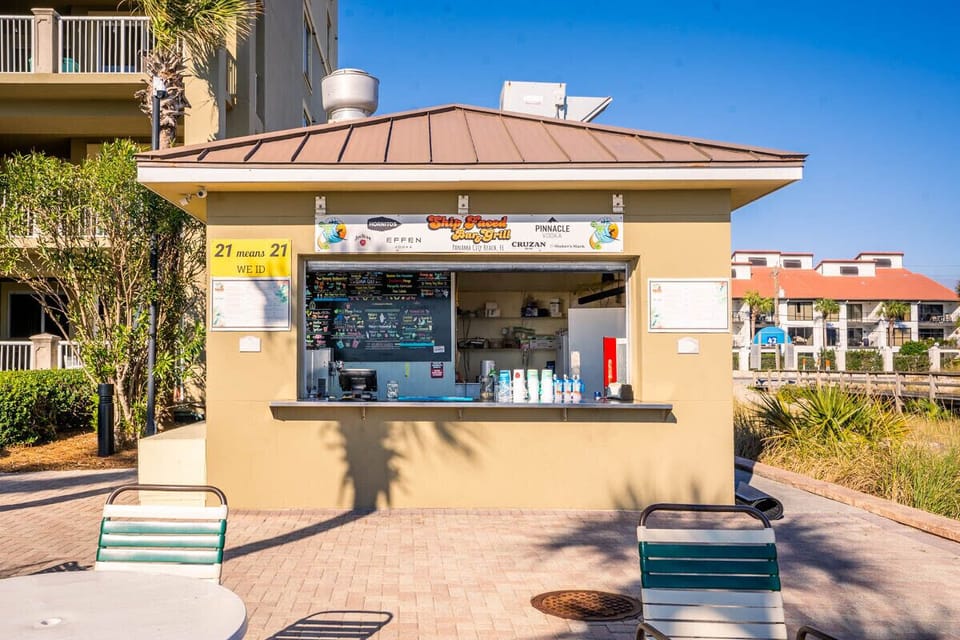 Tiki bar poolside 