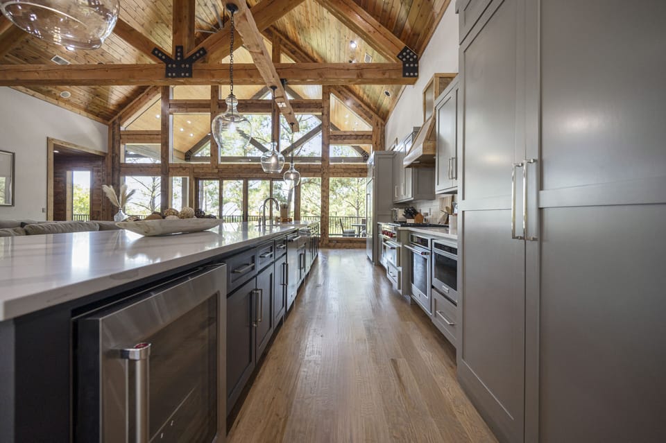 ALL of the amenities in this kitchen!