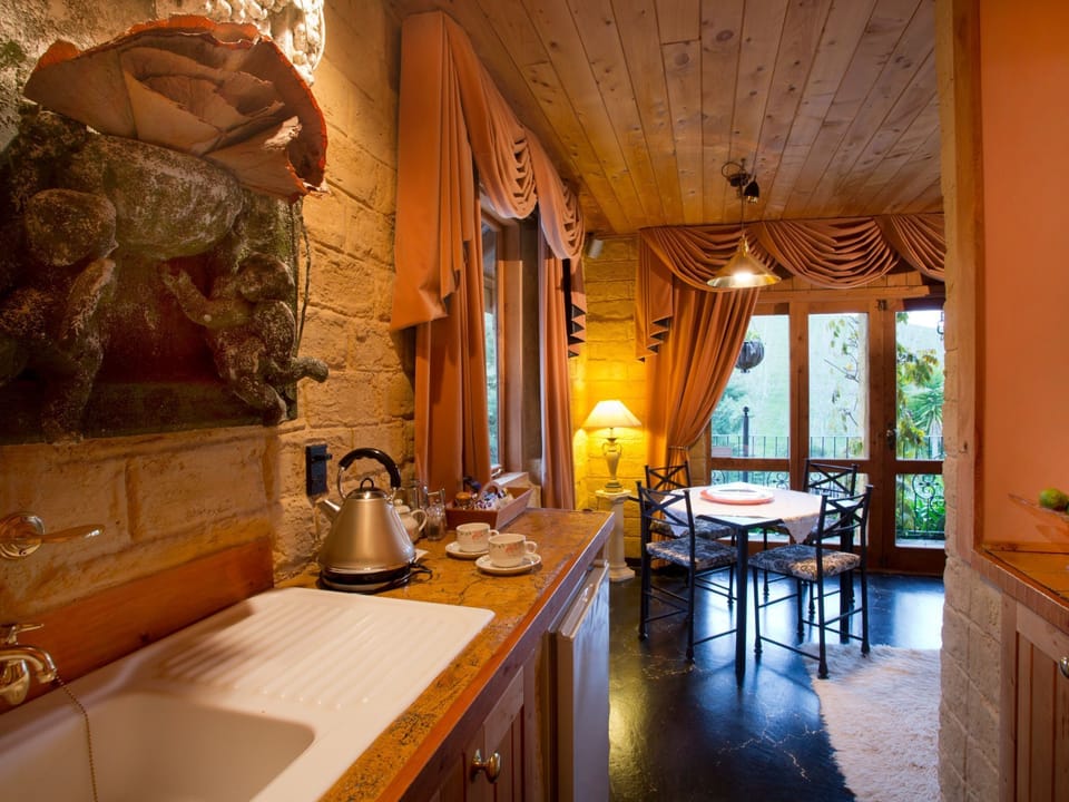 Peach Suite kitchenette