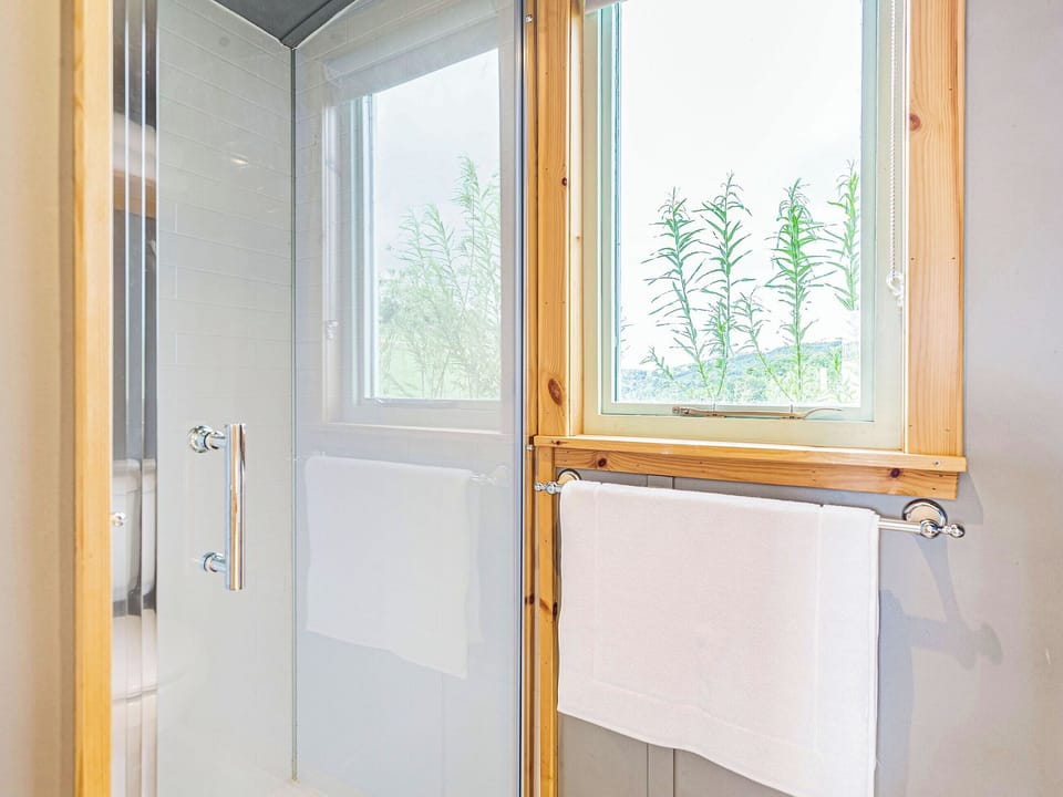 Interior | Woodside Hut 2 - Woodside Croft, Strathpeffer