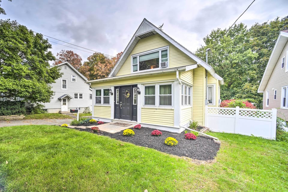 Latham Vacation Rental | 2BR | 2BA | 1,255 Sq Ft | 4 Steps Required