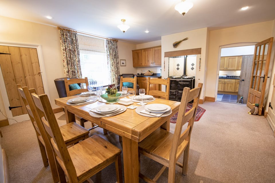 Lime Kin Farm: Gather around the dining room table with family and friends