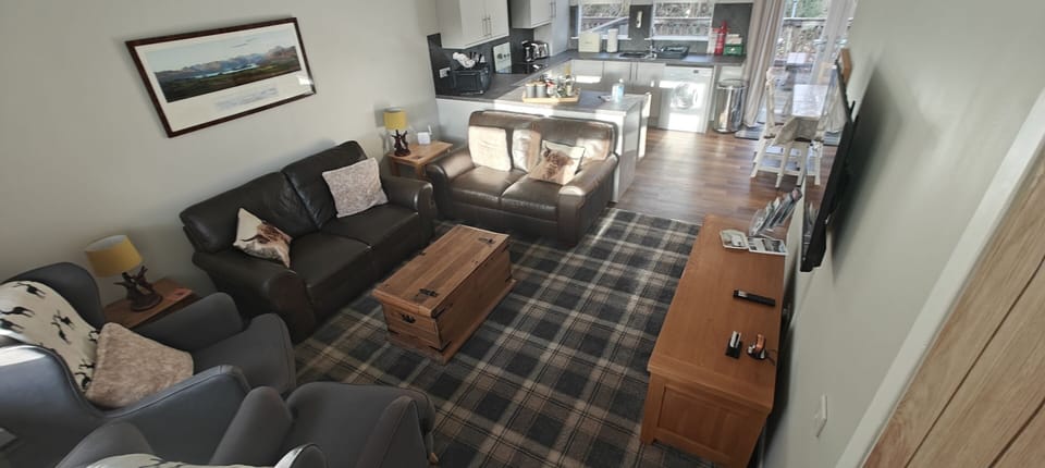 14b. Living Area/Lounge