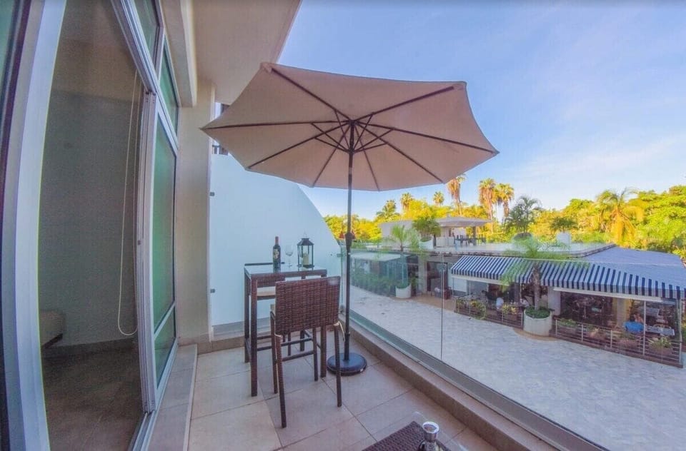 Balcony - seating for 4