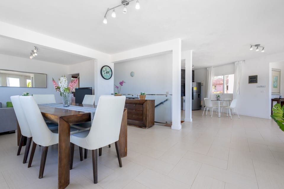 Spacious living room. There is room enough for everyone!