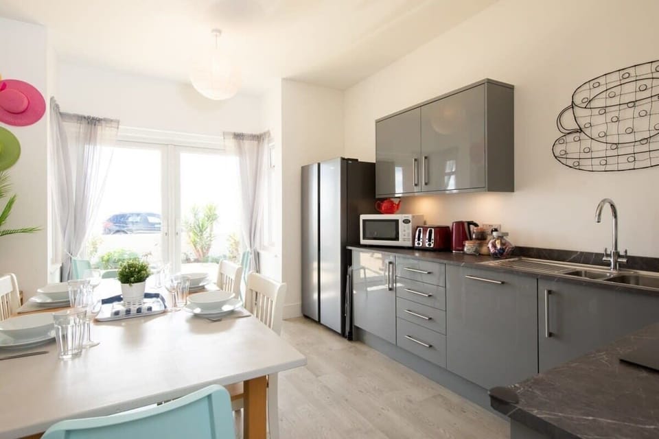 The kitchen has all of the modern amenities required.