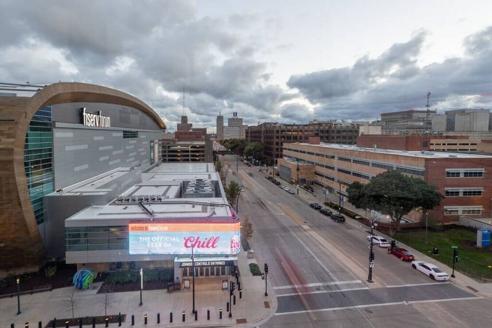 Take in stunning, sweeping views of the Milwaukee skyline from our shared rooftop patio