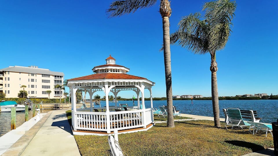 Gazebo to enjoy your the morning sunrise or afternoon glass of wine.