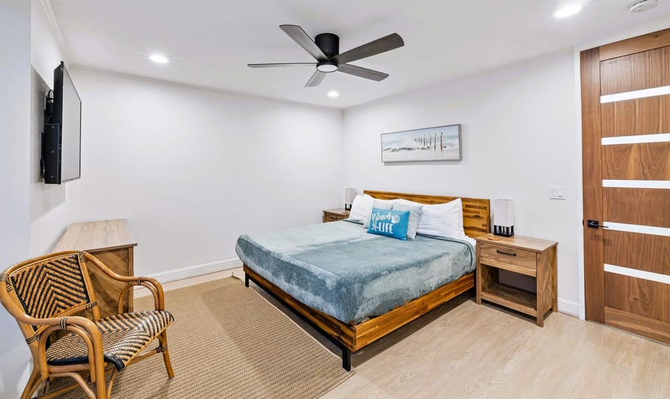 King Bed 65" Smart TV