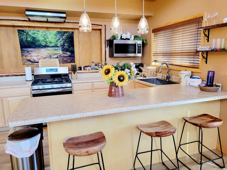 fully stocked kitchen 