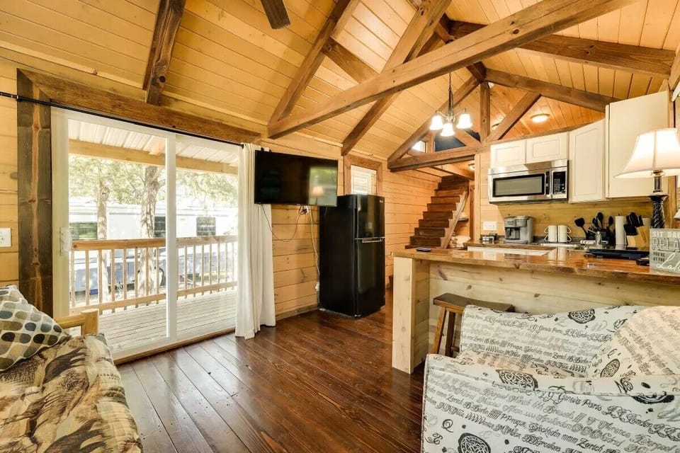 Living Area with TV and Wifi Streaming capabilities