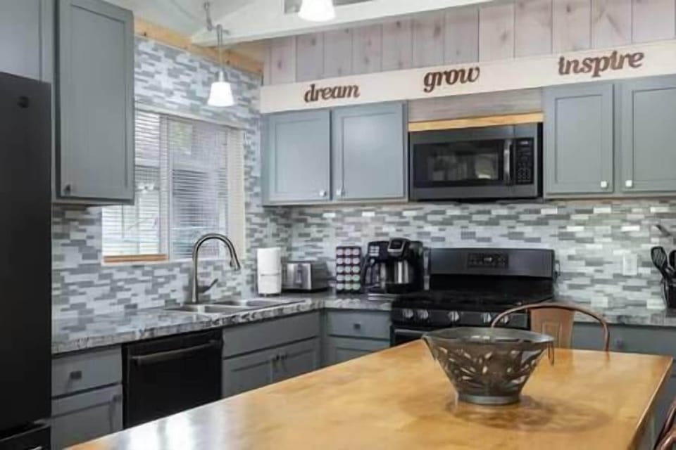 Kitchen (1)