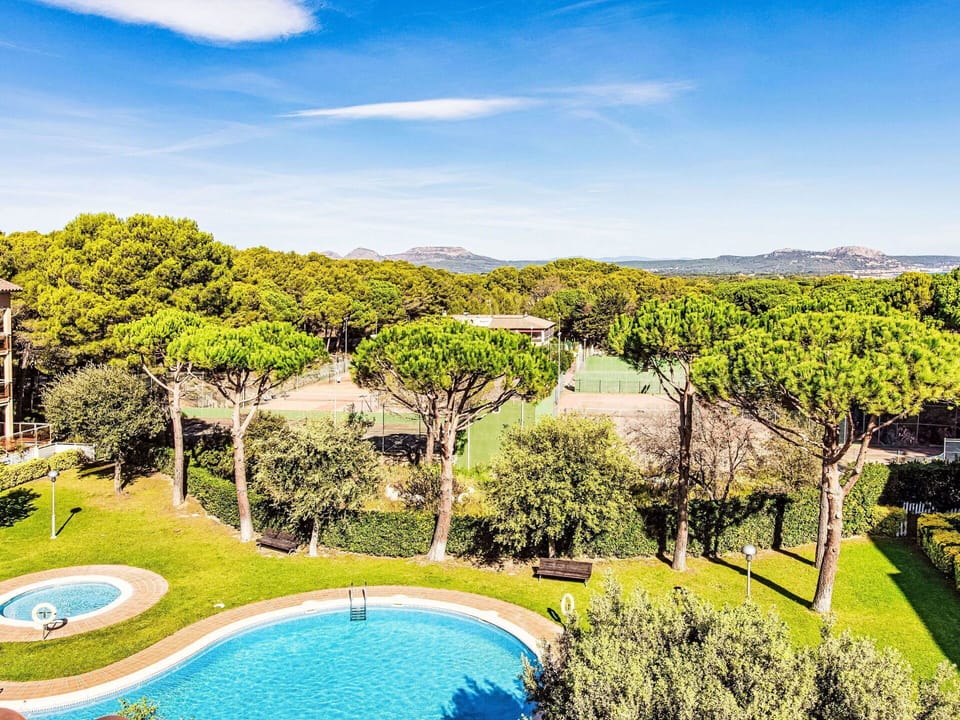Leisure, Lawn, Garden, Resort, Park, Swimming Pool, Landscaping, Hotel, Landscape Lighting