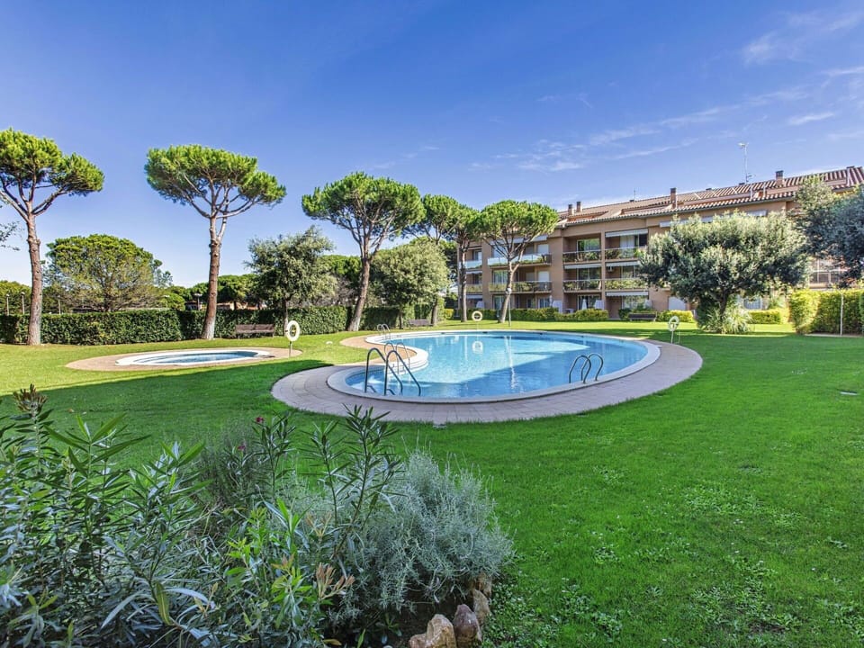 Swimming Pool, Resort, Yard, Lawn, Hotel, Park, Courtyard, Hacienda, Water Feature, Villa