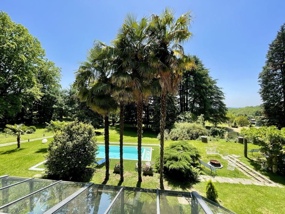 Plant, Sky, Natural Landscape, Tree, Vegetation, Land Lot, Water, Leisure, Landscape, Shrub