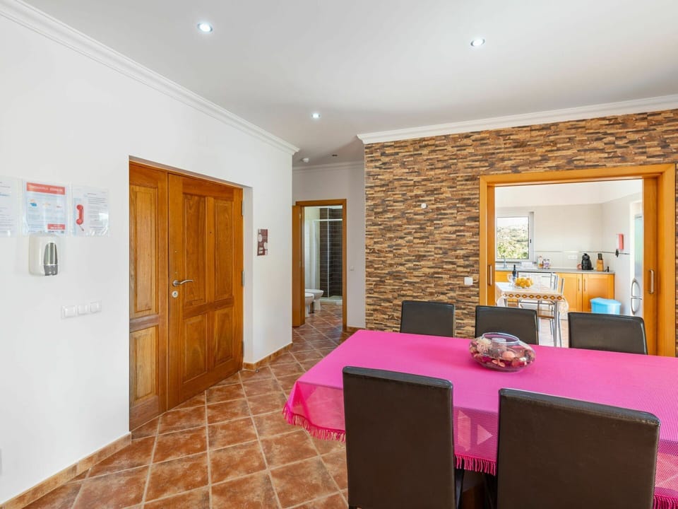 Property, Furniture, Cabinetry, Building, Wood, Interior Design, Comfort, House, Flooring, Hall