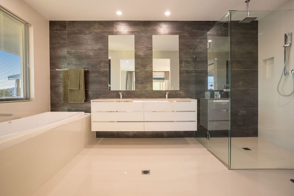 Master Bedroom Bathroom 