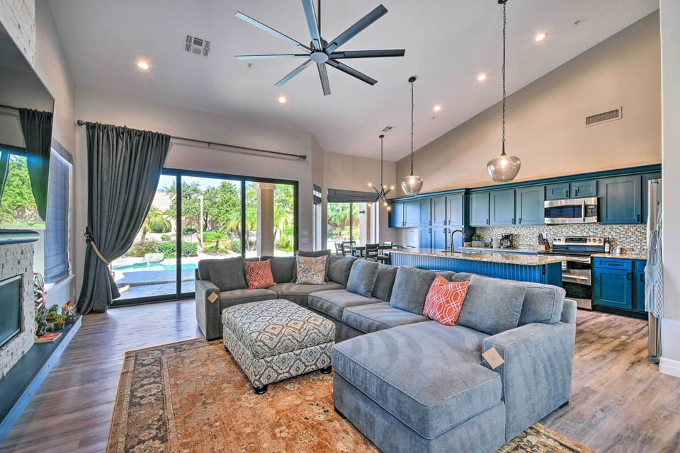 Living Room | Single Story | Smart TV | Access to Kitchen & Private Patio/Yard
