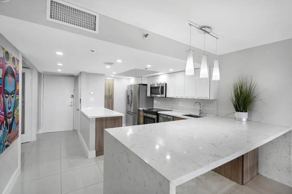 Front Entrance, fully equipped kitchen