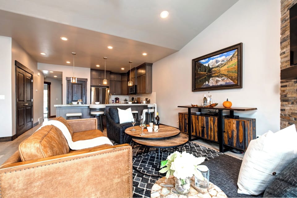 Main Level - Comfortable Living Room