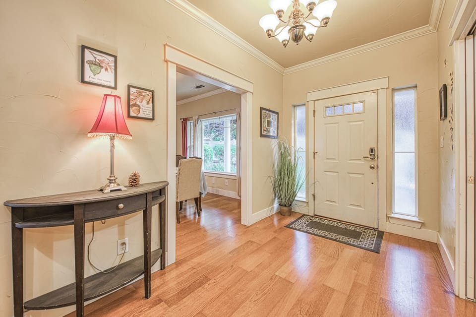 inside view of front door - dining room to left