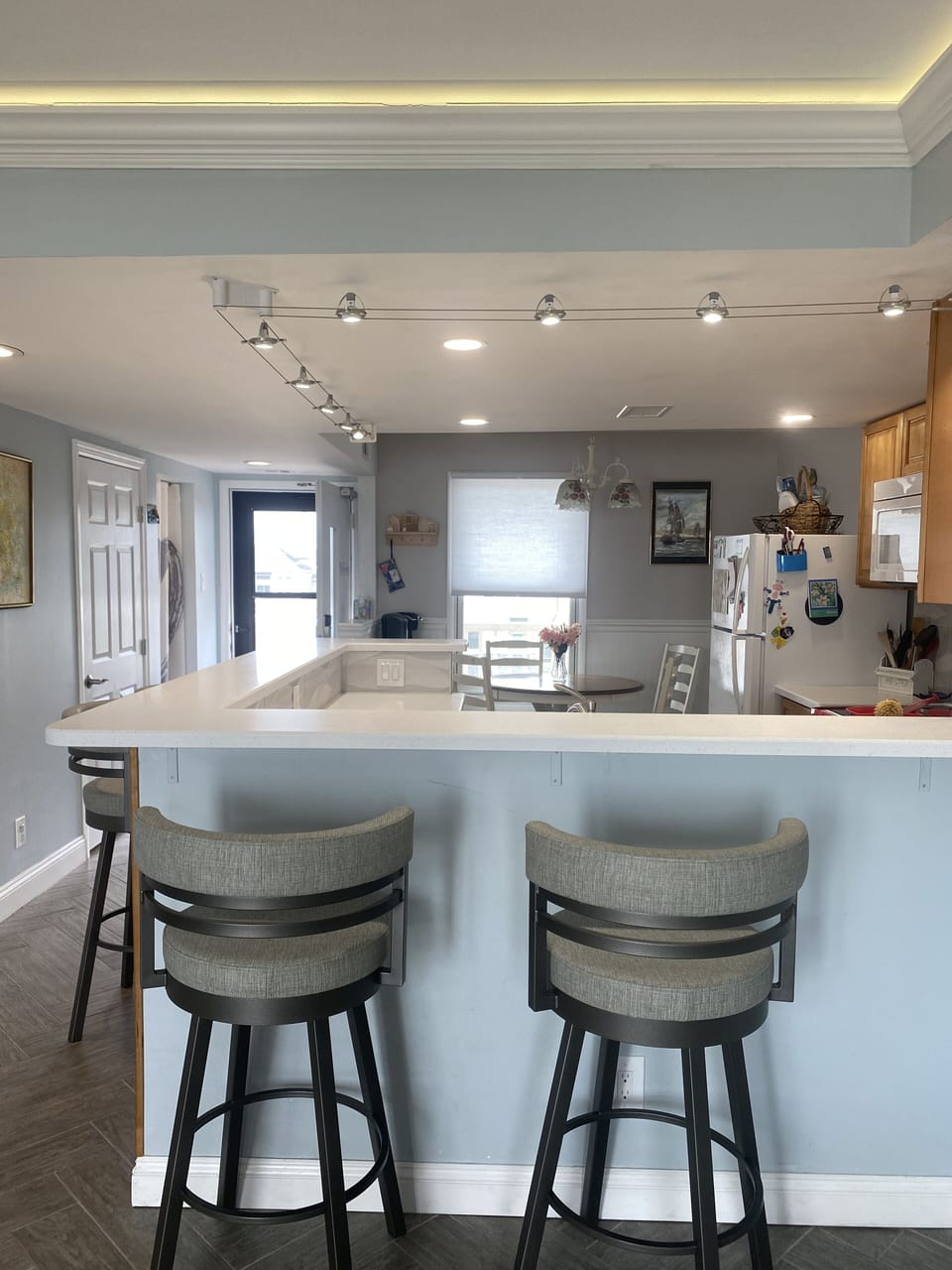 Island Seating for four